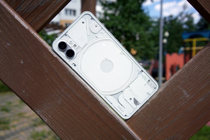 Nothing Phone (2)