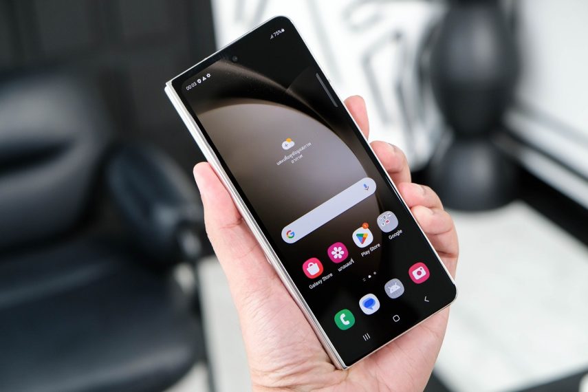 Samsung Galaxy Z Fold 8